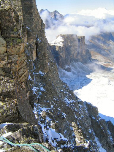 Rochers de Cornus (91).jpg - Le Grand Bec d'Etache au loin